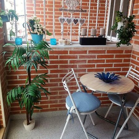 Amazing Sunny Flat With Balcony Pool Two Mins From The Beach Torrevieja Buitenkant foto